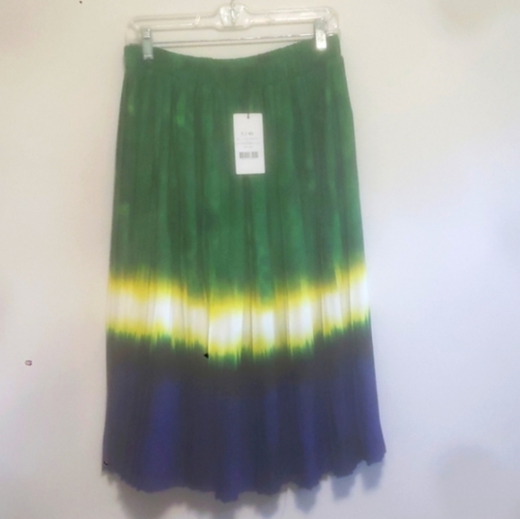 ⭐ Brand new NA-KD Tie-Dyed Pleated Midi Skirt- Size 40⭐ - Picture 4 of 6